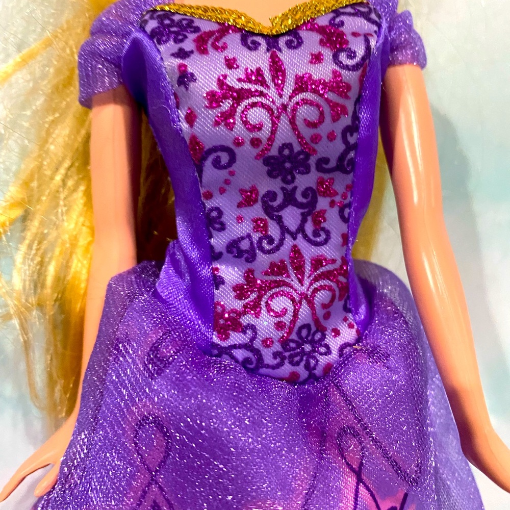 DISNEY VINTAGE 2007 COLLECTABLE RAPUNZEL DOLL by MATTEL - Picture 4 of 11